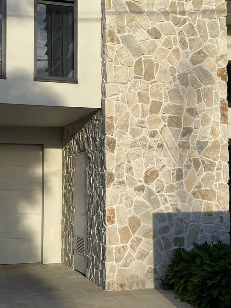Dis cephe dogal tas kaplama - villa kosesi ve tas kapli kolon detayi